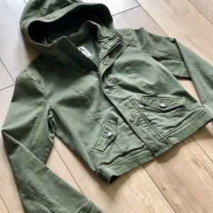 ARITZIA TNA Army Green Cropped Hooded Bomber Jacket Size Medium